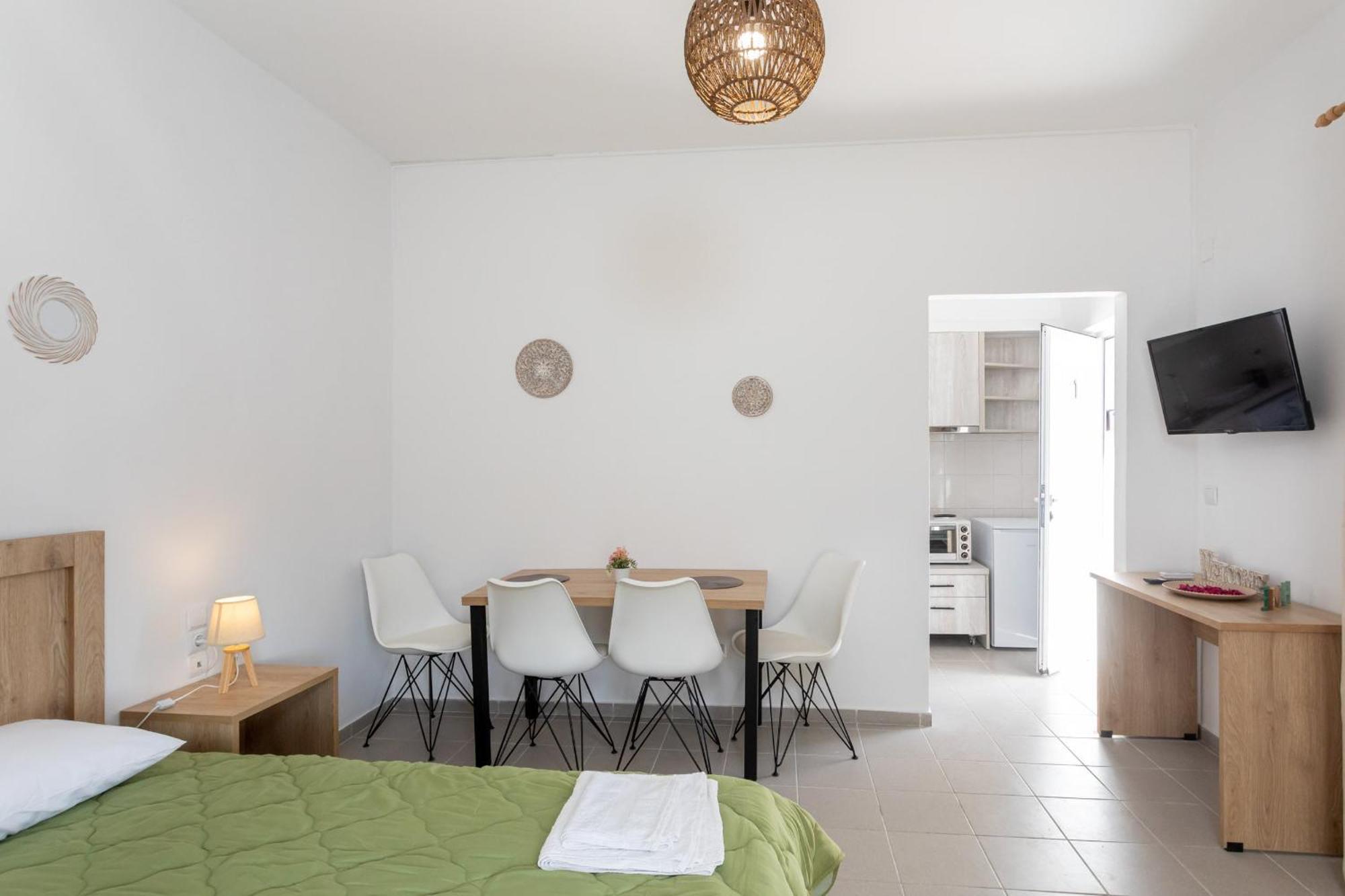 Dionysiasea 1 - Cozy Escape Steps From The Beach! Gazi Exterior foto